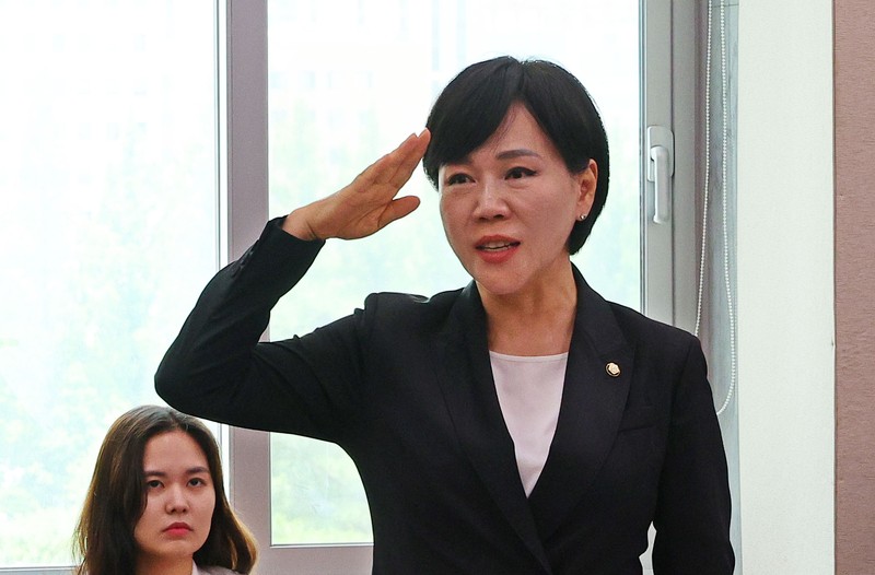 <b>전현희</b> "<b>이재명</b> 지키는 든든한 방패될 것"...<b>최고위원</b> 출마