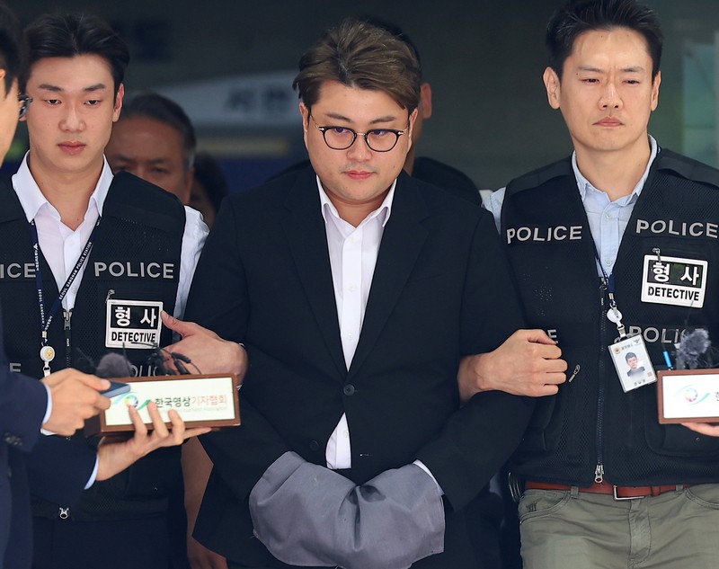 '음주 뺑소니' <b>김호중</b> 오늘 첫 <b>재판</b> 출석