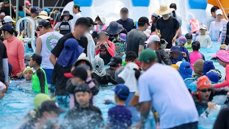 <b>수도권</b>·<b>강원</b>도 흐리고 한때 비…전국 낮 최고 36도