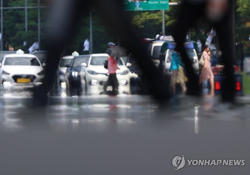 <b>기록적</b> <b>폭염</b>에 <b>기상청</b> 첫 '<b>폭염</b>백서' 낸다