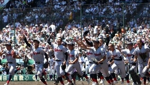 윤 대통령, <b>교토국제고 우승</b> 축하 "기적같은 쾌거"