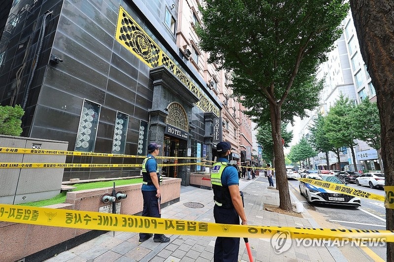 '7명 사망' <b>부천</b> 호텔 업주 2명 출국 금지
