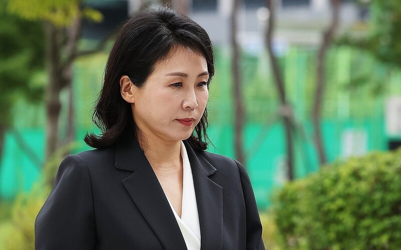 '법인카드 <b>유용 의혹</b>' <b>김혜경</b> 검찰 출석...'묵묵부답'