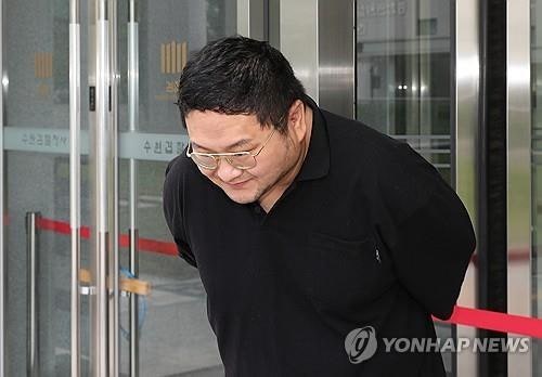 '<b>쯔양</b> 공갈' <b>구제역</b> 측 "<b>국민참여재판</b> 신청"... 혐의 부인