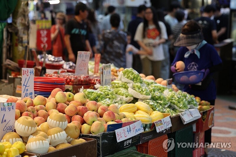 한국농수산식품유통공사 "<b>추석 차례상</b> 차림 <b>비용</b> 작년보다 1.6% 올라"