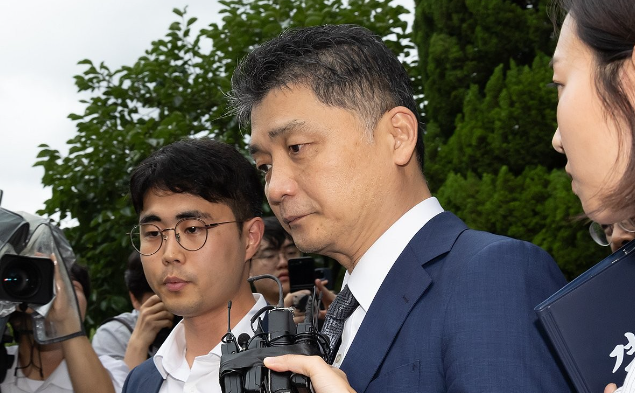 'SM 시세조종' <b>카카오 김범수</b> 첫 재판서 혐의 부인