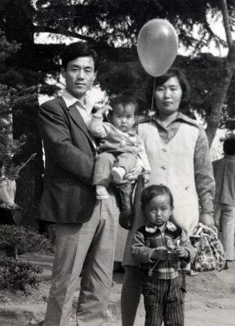 Han River childhood family photo/photo=Yonhap News