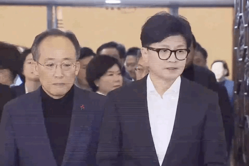 한동훈 "윤 <b>대통령</b> <b>탈당</b> <b>요구</b>는 추가 논의"
