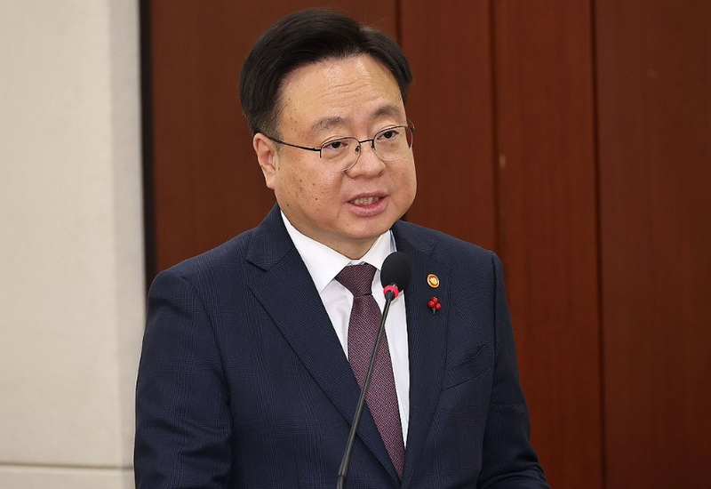 <b>조규홍</b> 복지부 장관 "<b>계엄</b> 선포, 위법·위헌 맞아" 답했다가 번복