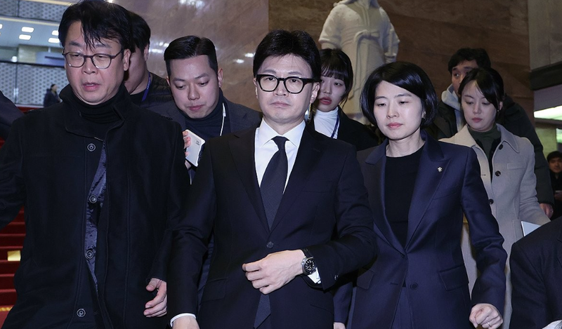 <b>국민의힘</b>, 오늘 긴급의총…'윤 대통령 조기퇴진 로드맵' 논의