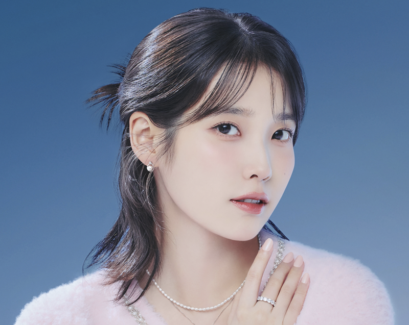 <b>아이유</b>, <b>탄핵 집회</b>서 통 큰 선결제…"언 손 따뜻해지길"