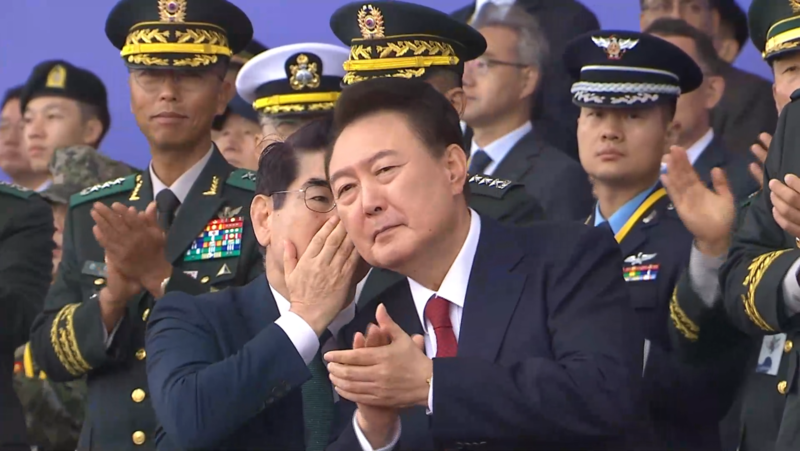 <b>김용현</b> 측 "실탄도 없는데 발포 명령? <b>픽션</b>, 명예훼손 고소할 것"