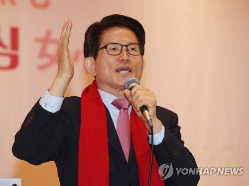 <b>김문수</b> "민심 뒤집어지고 있다…윤 대통령에 지나치게 가혹"