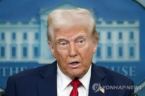 <b>트럼프</b> "<b>여객기 사고</b>, 바이든 탓"