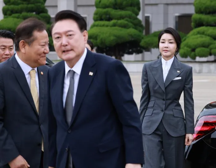 <b>윤 대통령 부부 딥페이크</b> 영상, 유튜브서 '차단'