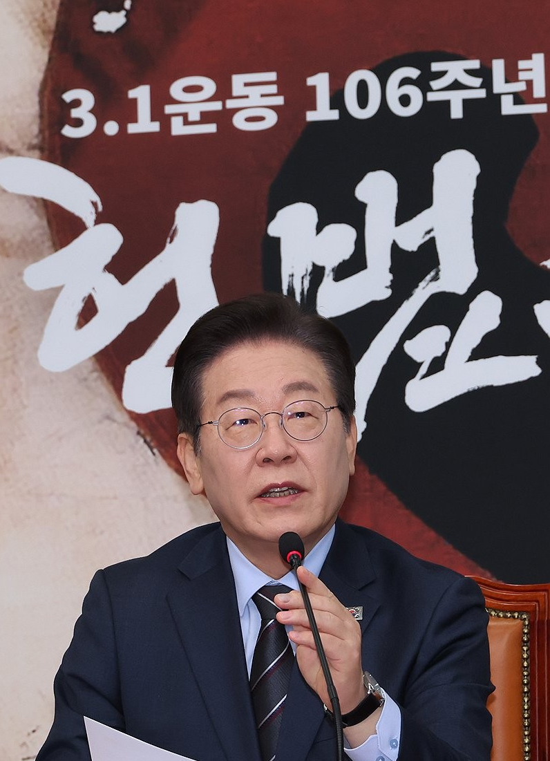 <b>이재명</b>, <b>상법개정</b>안 상정 보류에 "다음 회기에 반드시 <b>개정</b>"