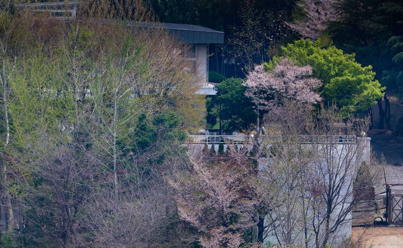 경호처, 이번에도 <b>대통령실 압수수색</b> 불허…5시간째 <b>경찰 대치</b> 중