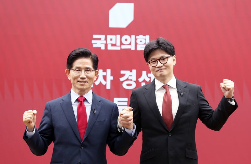 <b>김문수</b> vs <b>한동훈</b>…국민의힘, 오늘 결선 토론회