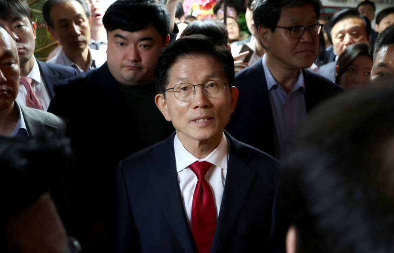<b>김문수</b>, '대통령 <b>후보</b>자 취소 효력정지' <b>가처분</b> 신청
