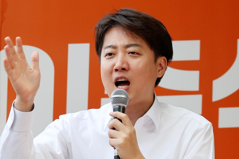 <b>이준석</b>, 단일화 구애에 "모든 <b>전화 수신 차단</b>" 초강수