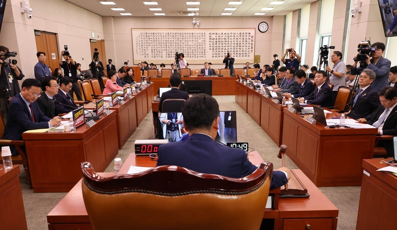 '<b>대법관</b> 30명 <b>증원법</b>' 법사위 소위 통과…사법개혁 드라이브