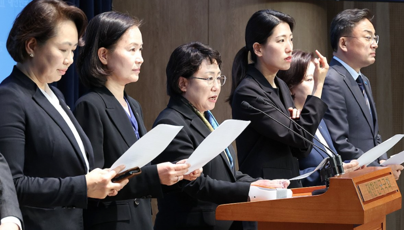 조국혁신 "사법부, 이재명 <b>대통령 재판</b> 즉각 <b>중단</b>해야"