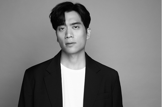 ‘명품 대세 신스틸러’ <b>안창환</b>, 홍진영 소속사 <b>아이엠포텐</b>과 전속<b>계약</b>