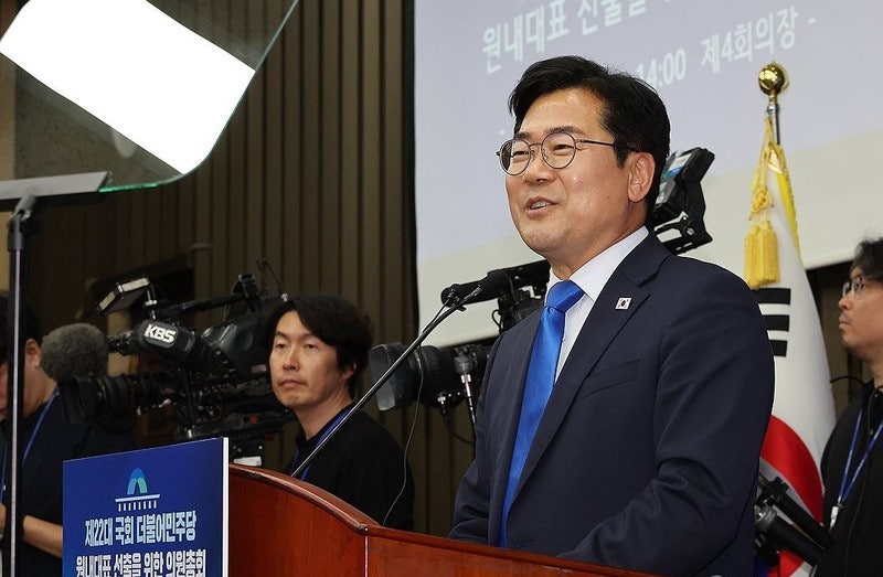 "<b>이재명 곁</b> 지키겠다"…<b>박찬대</b>, 민주당 대표 출마 선언