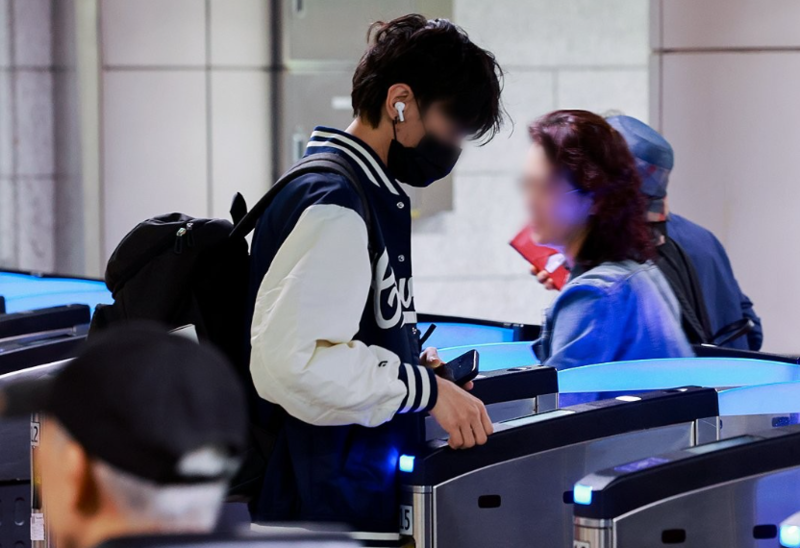 요금 지불하는 승객 / 사진=연합뉴스