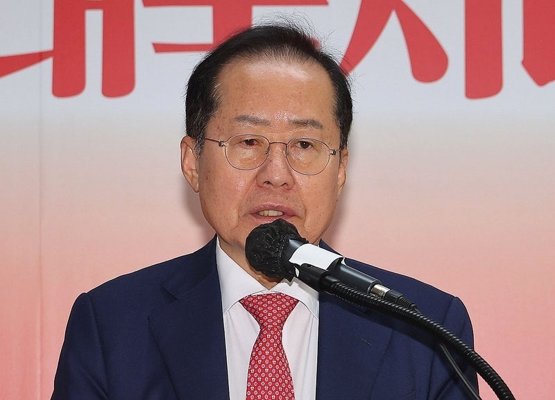 <b>윤 전 대통령 내란 특검 조사</b>에…홍준표 "참 부끄럽고 부끄럽다"