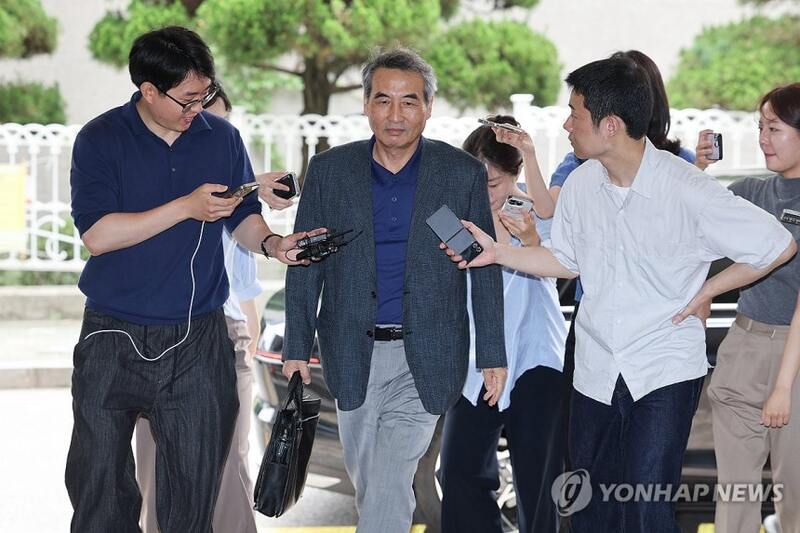 출근 중인 민중기 특검