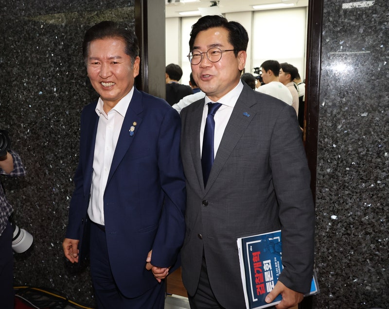 <b>정청래</b>·<b>박찬대</b> "9월까지 <b>검찰</b> 해체"…고강도 <b>개혁</b> 예고