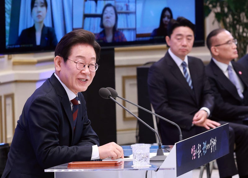 이 <b>대통령</b> "저는 제왕적이지 못해…<b>감사원</b> 기능, <b>국회</b> 넘겨주고파"