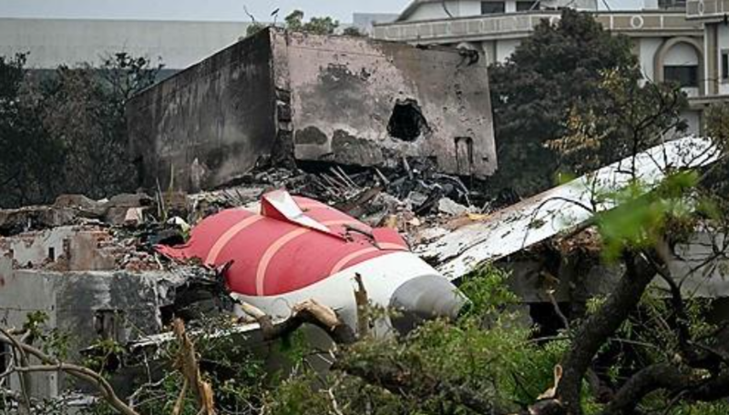 '260명 사망' <b>에어인디아</b> 추락 원인은 '<b>연료</b> 스위치 <b>차단</b>'