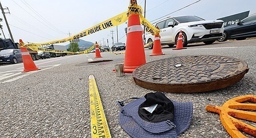 경찰, '<b>인천 맨홀 사고</b>' 인천환경공단 등 압수수색…7명 입건