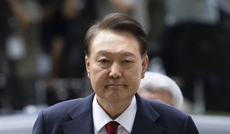 특검, 윤 전 대통령 <b>구속 기소</b>…계엄 심의권 침해 등 혐의