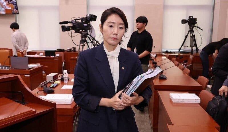이 대통령, <b>강선우 사퇴</b> 직전 보고받아…별다른 언급 없어