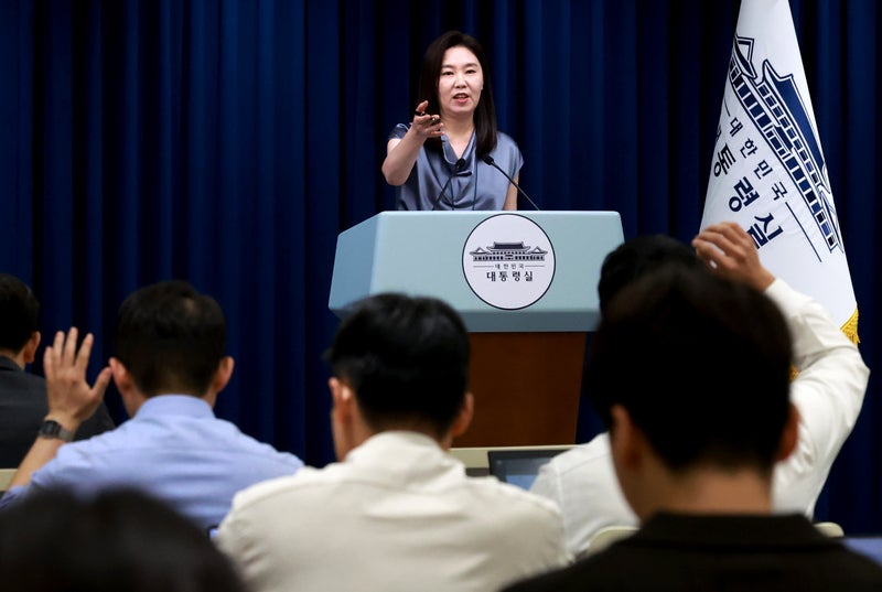 <b>대통령실</b> 기자단에 '김어준 뉴스공장' 등 정식 <b>출입</b>