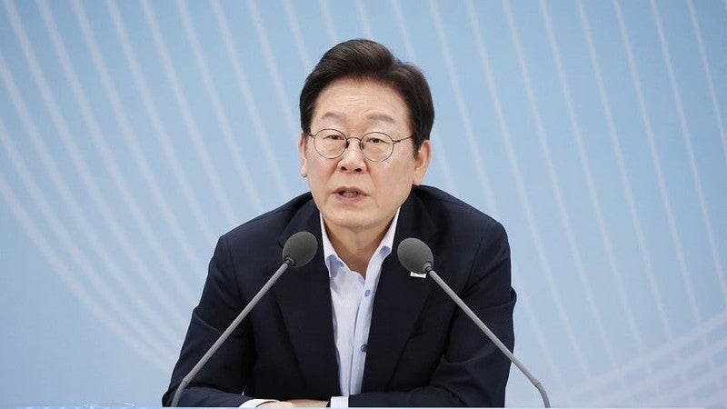 이 대통령, <b>폴란드</b>·베트남·호주·독일 <b>특사단 파견</b>…국제적 협력 확대