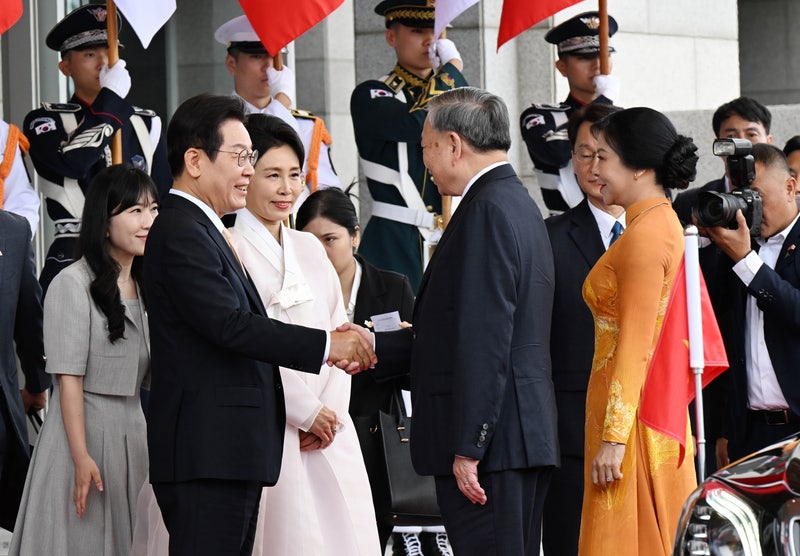 <b>이재명</b> 대통령, <b>베트남</b>에 '깊은 관심'…동남아 외교 본격화