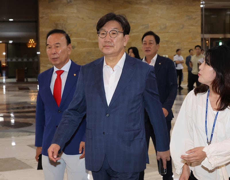 '불법 정치자금 의혹' <b>권성동</b> "내일 <b>특검</b> <b>조사</b> 출석할 것"