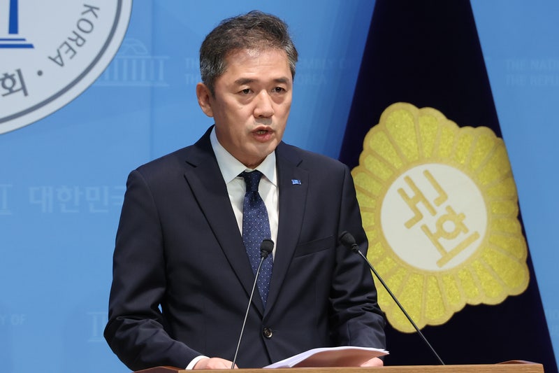"<b>성비위</b> 사건 책임" <b>혁신당</b> 황현선 사무총장 사퇴