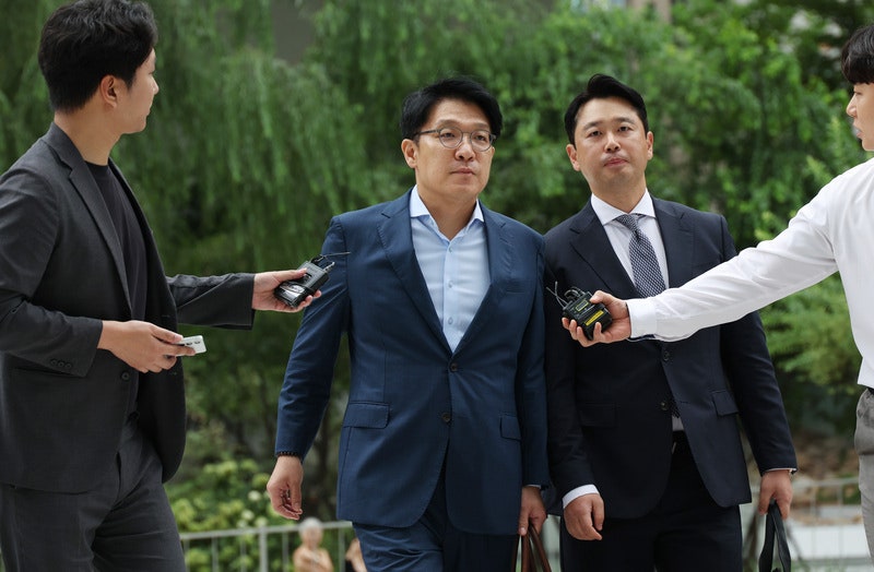 '<b>공천개입 의혹</b>' <b>김상민</b> 전 검사, 특검 출석…"오해·억측"