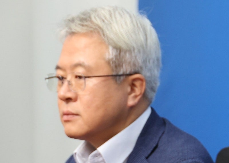 '혁신당 성비위 <b>의혹</b>' <b>김보협</b> "<b>성추행</b>·성희롱 없었다" 첫 입장