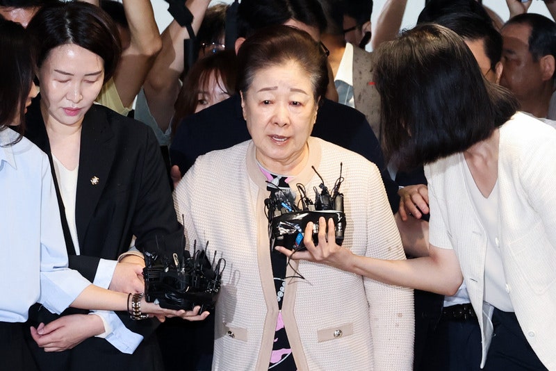 특검 "<b>한학자</b> 총재 사건 <b>엄정</b>히 <b>처리</b>…원칙대로 수사"