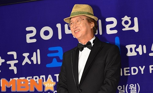 ‘개그계 대부’ <b>전유성</b>, <b>건강 위독</b> 상태 “딸에 유언 남겨”