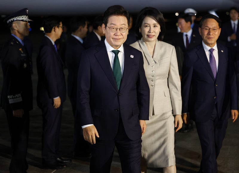 이 <b>대통령</b>, 방미 마치고 서울 도착…APEC 준비 총력
