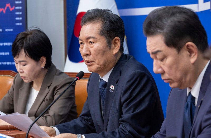 정청래 "몸싸움·거친 말 안돼" <b>대법원</b> 현장 국감 당부했지만…