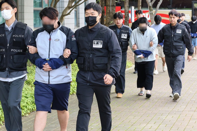 '<b>캄보디아 송환</b>' 피의자 48명 <b>구속</b>…10명은 오늘 심사