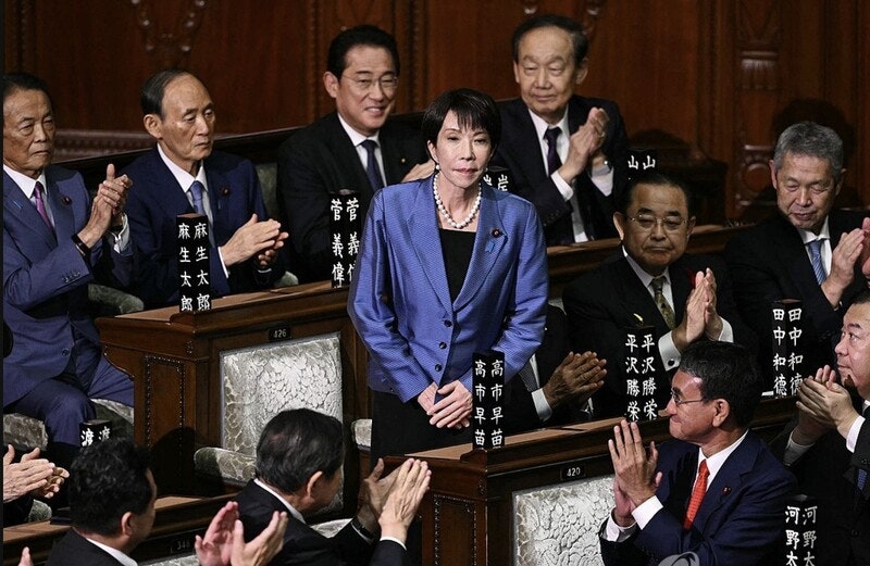 대통령실, <b>다카이치</b> 일본 총리 취임에 "활발한 교류 희망"